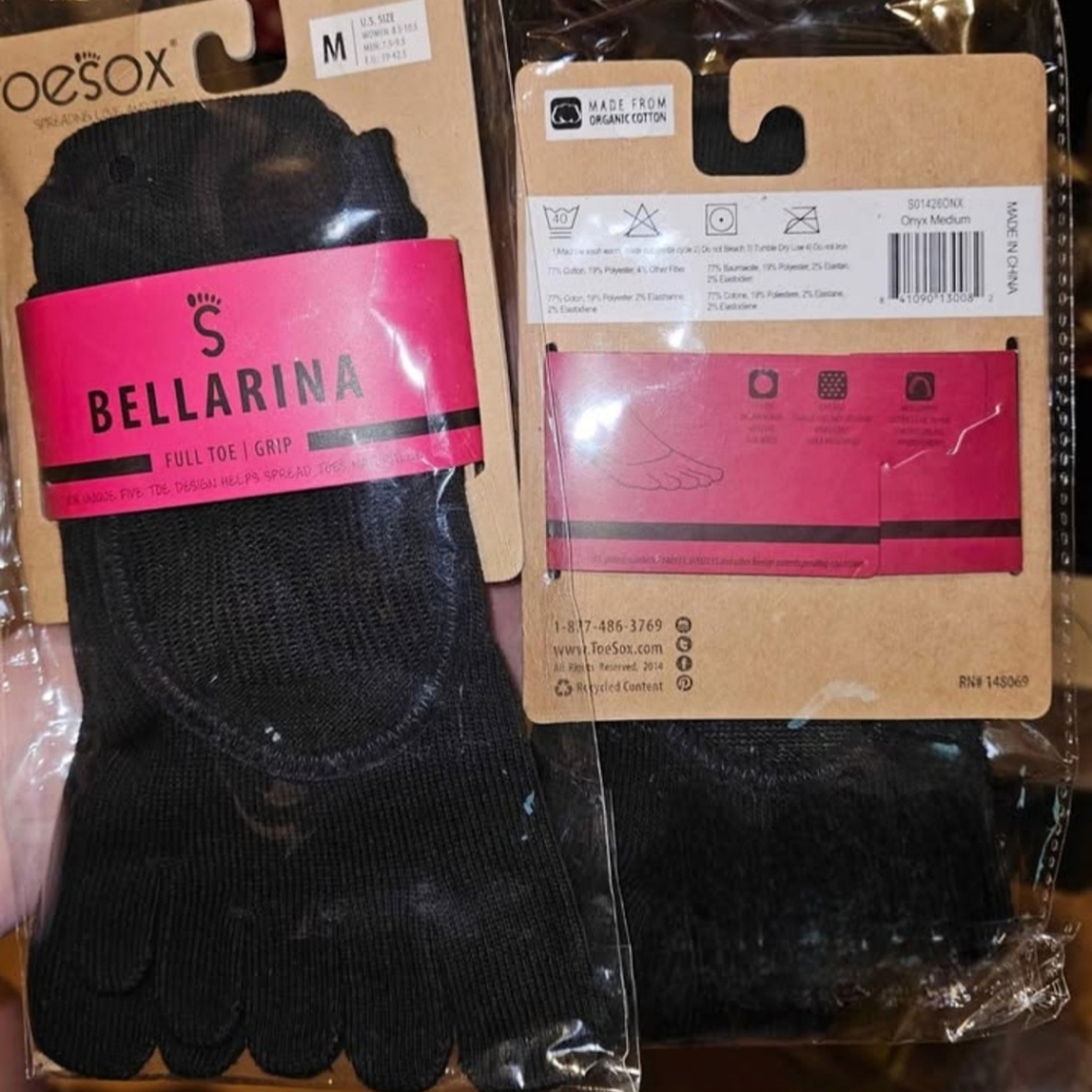 ONE Women's Full Toe Grip Medium Black Bellarina Socks Toesox NWT